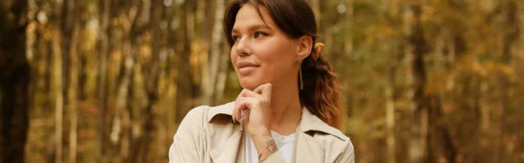 Coupe et couleur de cheveux tendance pour l'automne 2024