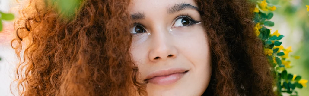 Astuces pour cheveux frisés et bouclés